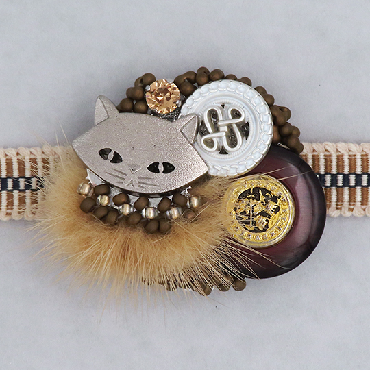 帯留「猫のスペシャリテ」 ―猫が集めた秘蔵のコレクション― 03