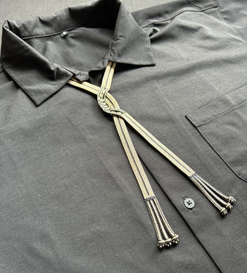 ブラック×ゴールド　ネックコード