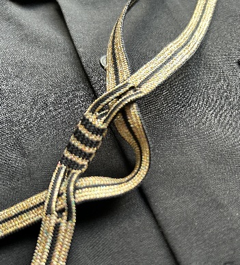 ブラック×ゴールド　ネックコード