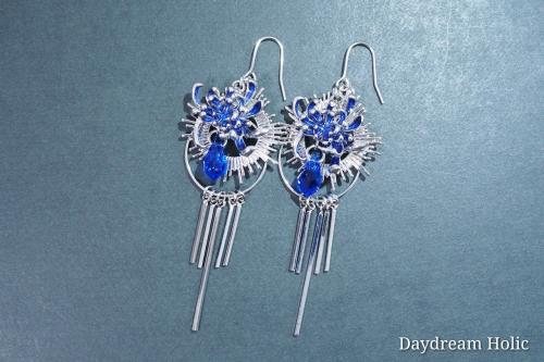 光芒華ピアス(彼岸花)