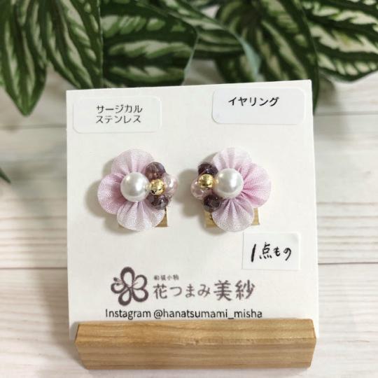 【花びら　ピンク】つまみ細工のイヤリング