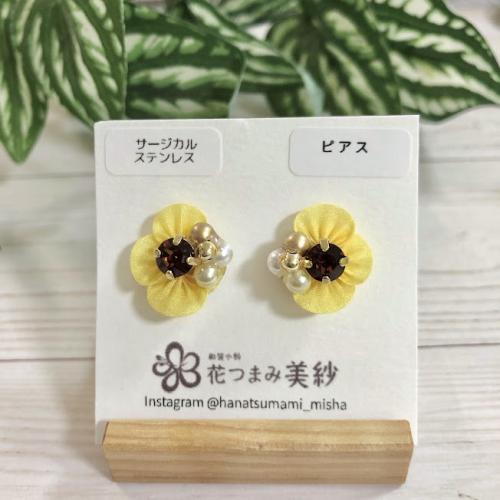 【花びら　黄色】つまみ細工のピアス