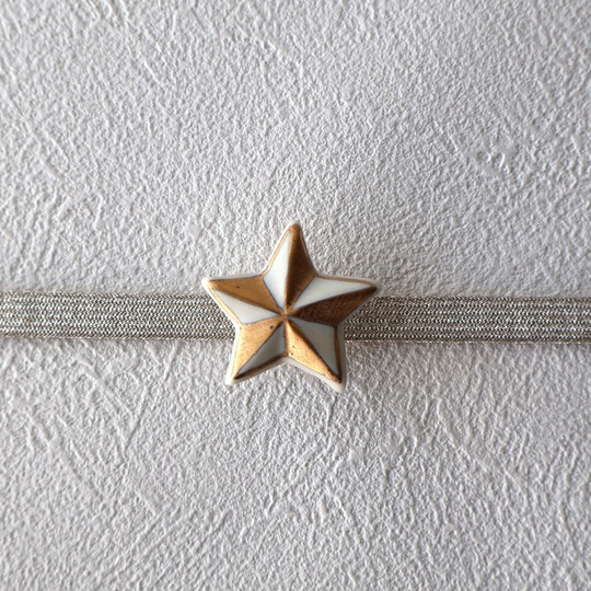 金彩白磁帯留　STAR