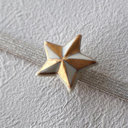 金彩白磁帯留　STAR