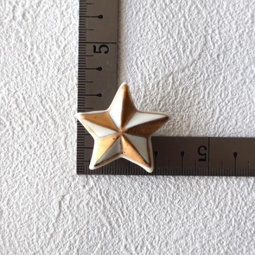 金彩白磁帯留　STAR