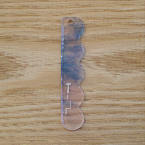 帯飾りの板〈薄明〉