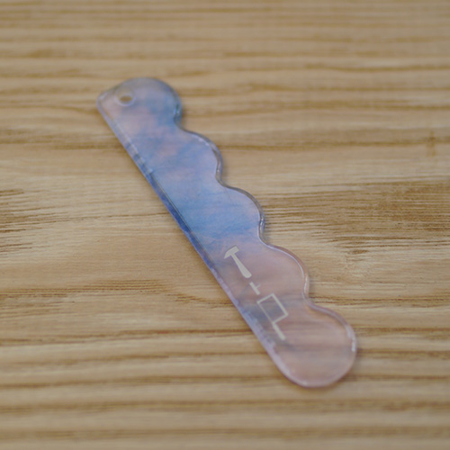 帯飾りの板〈薄明〉