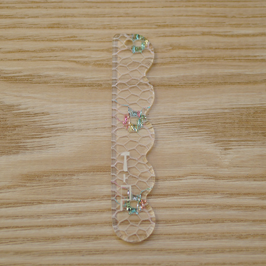 帯飾りの板〈オーロラレース〉